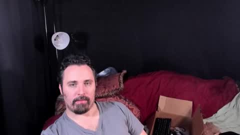 Snapshot of xmetalstudx chatting on 11/27/25, 03:19 MetalstudMaster online show from 11/27/25, 03:19