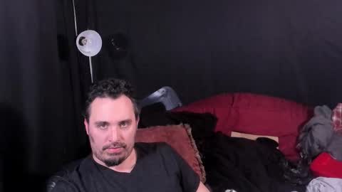 Snapshot of xmetalstudx chatting on 12/14/25, 02:39 MetalstudMaster online show from 12/14/25, 02:39