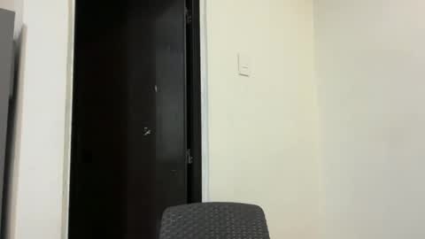 Snapshot of xmoreno_guy69 chatting on 11/18/25, 05:17 SECRET online show from 11/18/25, 05:17