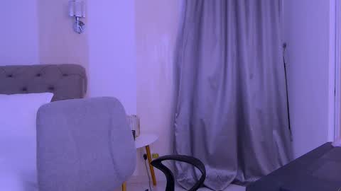 Snapshot of xnaominashx chatting on 02/07/25, 09:05 Naomi Nash online show from 02/07/25, 09:05