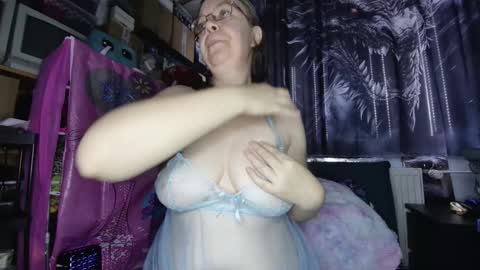 xnicetitsx online show from 10/24/25, 07:05