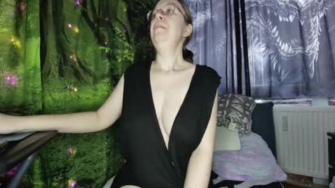 Snapshot of xnicetitsx chatting on 01/13/26, 09:03 xnicetitsx online show from 01/13/26, 09:03