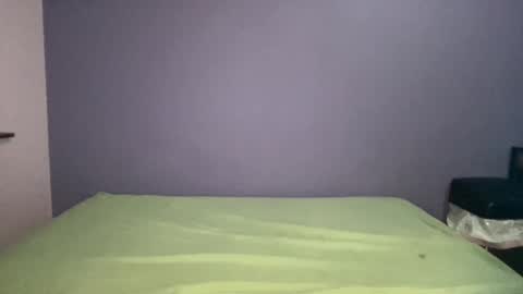 Snapshot of xo_bambi_xo chatting on 10/18/25, 01:30 Bambi online show from 10/18/25, 01:30