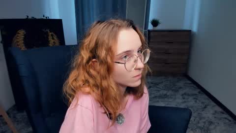 Snapshot of xo_lil_dream chatting on 09/19/25, 07:21 Kylie online show from 09/19/25, 07:21