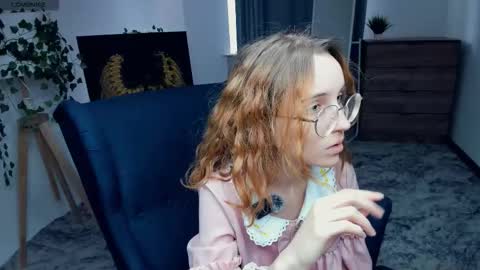 Snapshot of xo_lil_dream chatting on 09/26/25, 07:01 Kylie online show from 09/26/25, 07:01
