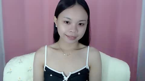 Snapshot of xo_worth_it chatting on 04/27/26, 04:27 nathalie online show from 04/27/26, 04:27
