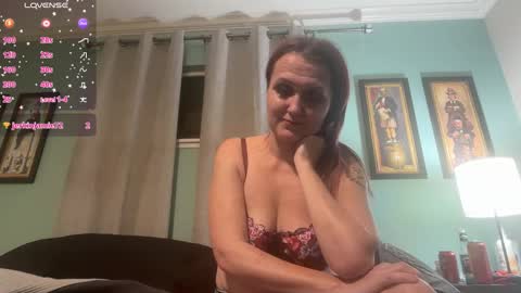 Snapshot of xofaequeenxo chatting on 03/17/26, 03:55 xoFaeQueenxo online show from 03/17/26, 03:55