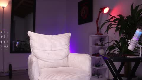   online show from 02/11/25, 03:08