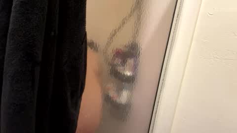 Snapshot of xoxoalizehibaby chatting on 11/06/25, 04:52 xoxoalizehibaby online show from 11/06/25, 04:52