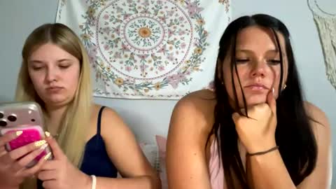 Snapshot of xoxoleannarose chatting on 08/03/26, 12:53 Leanna online show from 08/03/26, 12:53