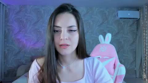 Snapshot of xoxolunaria chatting on 06/18/26, 12:33 lunaria online show from 06/18/26, 12:33