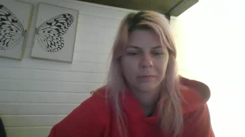 Snapshot of xoxovicbaby chatting on 10/23/25, 03:00 gdamnv online show from 10/23/25, 03:00