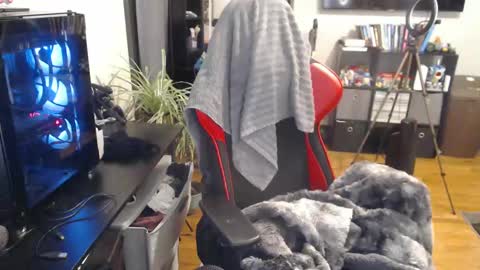 Snapshot of xqueenkendrax chatting on 02/01/25, 12:18 xqueenkendrax online show from 02/01/25, 12:18