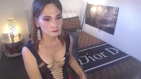 Snapshot of xqueenyasiandomcumx chatting on 09/25/25, 01:20 address me as QUEEN NINA A Little Bit of ANGELIC FACE with a Wild Demonic Side online show from 09/25/25, 01:20