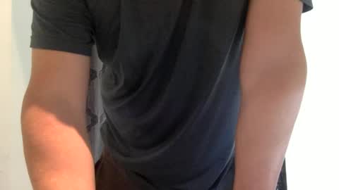 Snapshot of xrdrcrx chatting on 01/31/25, 06:25 xrdrcrx online show from 01/31/25, 06:25