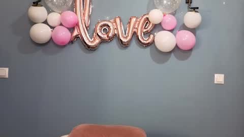 Snapshot of xsexycouples chatting on 02/14/25, 12:09 AnnaMaee online show from 02/14/25, 12:09