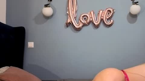 Snapshot of xsexycouples chatting on 03/07/25, 10:32 AnnaMaee online show from 03/07/25, 10:32