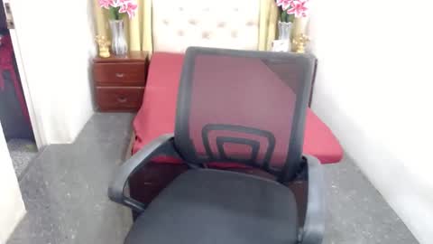 Snapshot of xsexyninedollx chatting on 03/02/25, 10:35 Cleo de nile online show from 03/02/25, 10:35