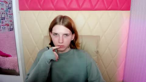 Sophie online show from 04/22/26, 02:14