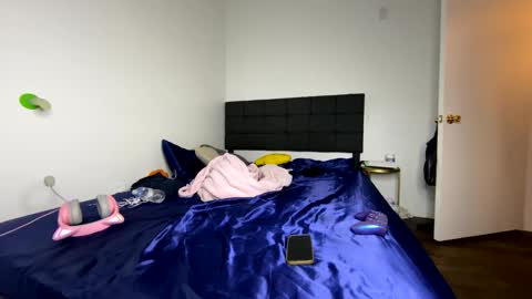 xStarGazingx online show from 02/25/25, 04:03