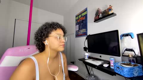 xStarGazingx online show from 10/08/25, 05:16