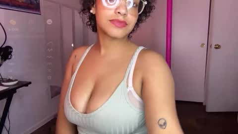 xStarGazingx online show from 10/11/25, 07:18