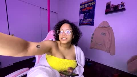 xStarGazingx online show from 04/01/26, 07:20