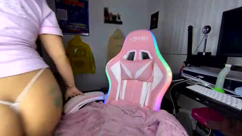 xStarGazingx online show from 04/15/26, 06:42