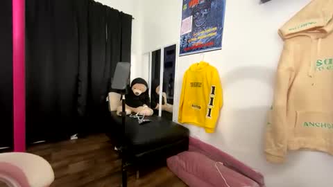 xStarGazingx online show from 04/27/26, 07:45