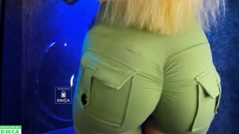 Snapshot of xteona chatting on 10/09/25, 10:57 xteona online show from 10/09/25, 10:57