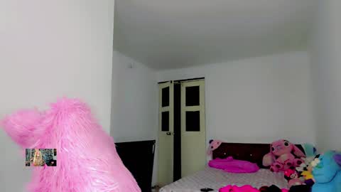 Snapshot of xthesexyboyx chatting on 02/06/25, 07:56 Femboy Exotic online show from 02/06/25, 07:56