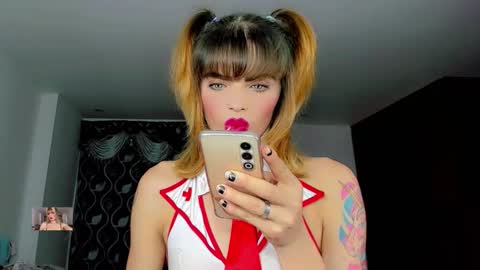 Snapshot of xthesexyboyx chatting on 10/17/25, 08:28 Femboy Exotic online show from 10/17/25, 08:28