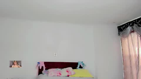 Snapshot of xthesexyboyx chatting on 10/31/25, 07:26 Femboy Exotic online show from 10/31/25, 07:26