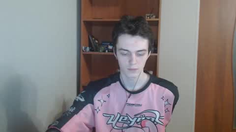 traqqq online show from 10/21/25, 10:10