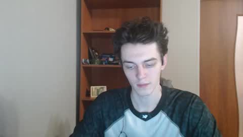 traqqq online show from 11/18/25, 07:40