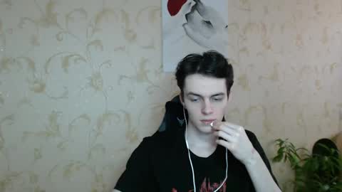 Snapshot of xtraqqq chatting on 05/16/26, 12:48 traqqq online show from 05/16/26, 12:48
