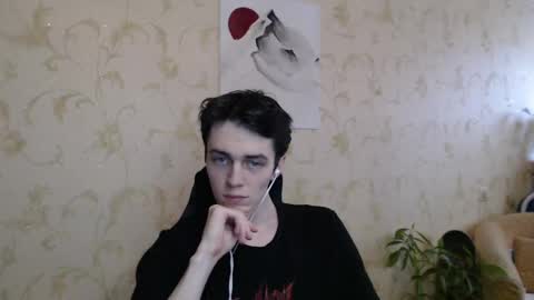 Snapshot of xtraqqq chatting on 06/05/26, 12:44 traqqq online show from 06/05/26, 12:44
