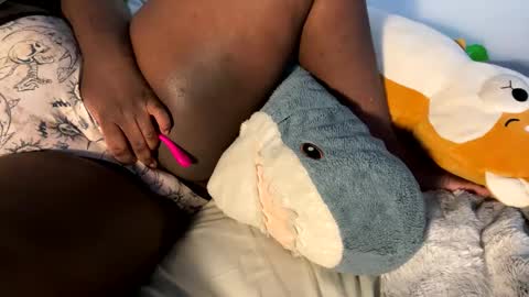 Snapshot of xunrichkitschbitchx chatting on 12/10/24, 06:49 Syd online show from 12/10/24, 06:49