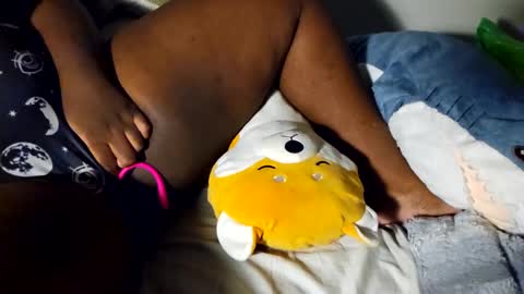 Snapshot of xunrichkitschbitchx chatting on 01/05/25, 08:00 Syd online show from 01/05/25, 08:00