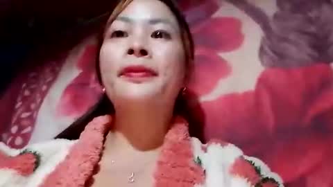 xuxulove00 online show from 12/15/25, 12:04