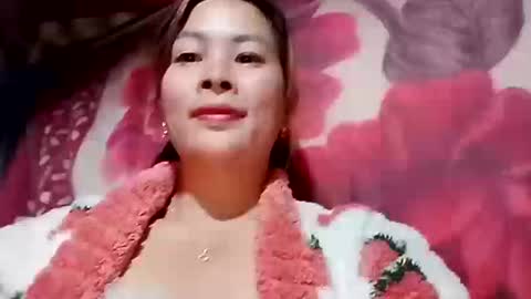 xuxulove00 online show from 12/17/25, 12:49