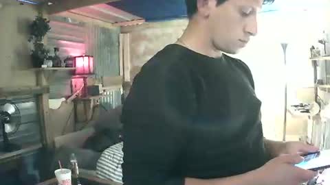 Snapshot of xvatx chatting on 12/16/25, 06:13 xvatx online show from 12/16/25, 06:13