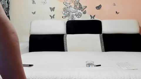 Snapshot of xveryhotcouple chatting on 02/19/25, 07:50 xveryhotcouple online show from 02/19/25, 07:50