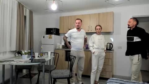 Snapshot of xveryhotcouple chatting on 11/01/25, 04:31 xveryhotcouple online show from 11/01/25, 04:31