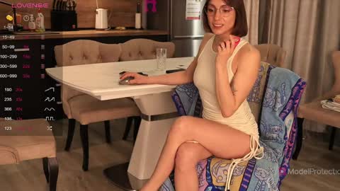 FrancyStepmom and YStepson    INTERESTED IN A GIRL-GIRL COLLABORATION  TEXT ME HERE  or INSTAGRAM online show from 04/18/26, 12:09