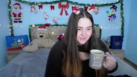 Snapshot of xx_daniella_xx chatting on 12/24/24, 10:17 xx daniella xx online show from 12/24/24, 10:17