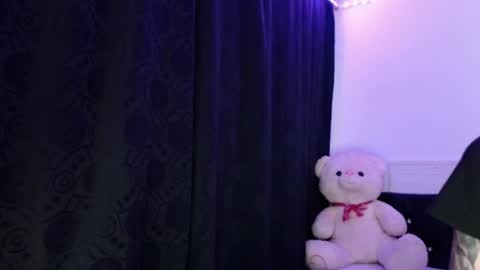 Snapshot of xx_johnson_xx chatting on 07/04/26, 07:14 VALE online show from 07/04/26, 07:14