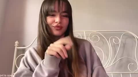Snapshot of xx_lily chatting on 07/23/26, 12:14 Lily online show from 07/23/26, 12:14