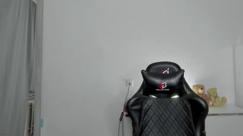 raul online show from 11/21/25, 10:41