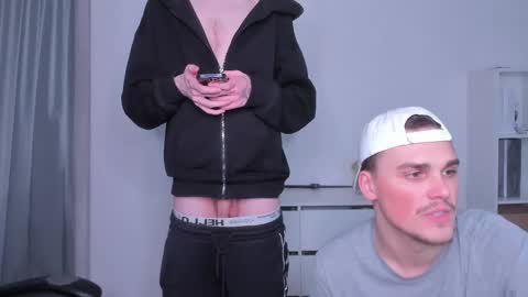 raul online show from 12/16/25, 11:54